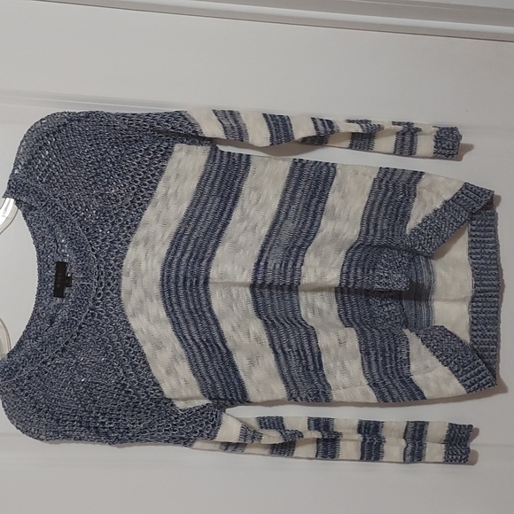 27. Nine- Long sleeve knitted pullover sweater  Size Small - Picture 1 of 3